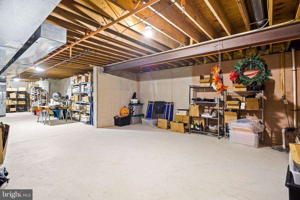 3901 CHARTER CLUB DRIVE