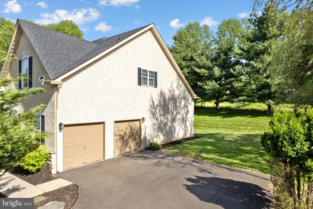 3901 CHARTER CLUB DRIVE