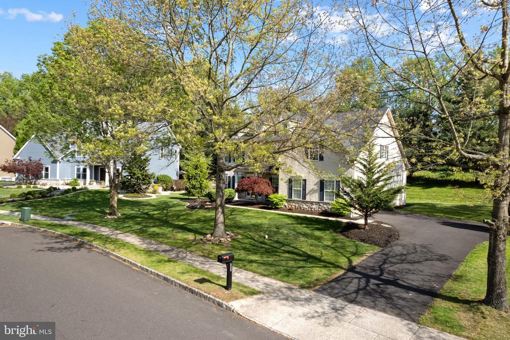 3901 CHARTER CLUB DRIVE