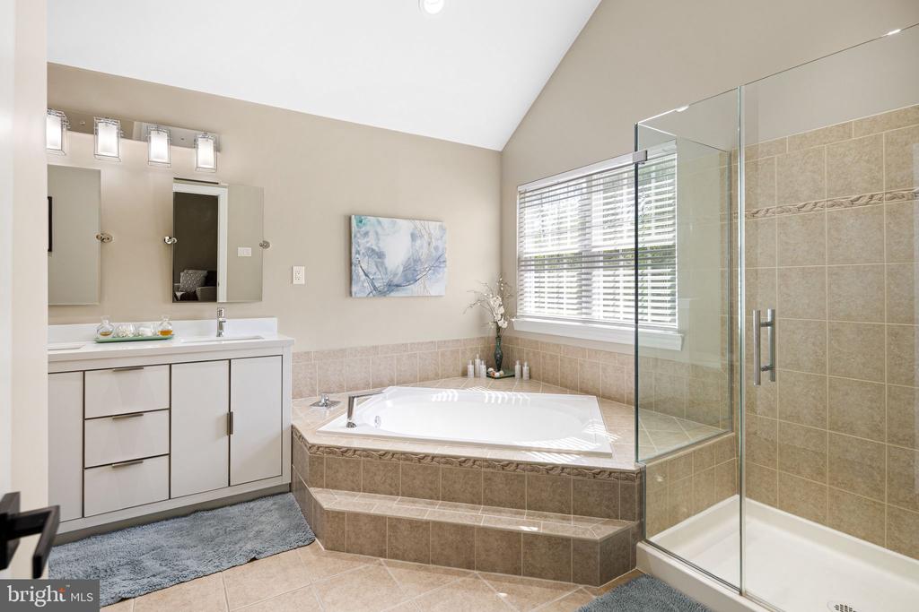 3901 CHARTER CLUB DRIVE