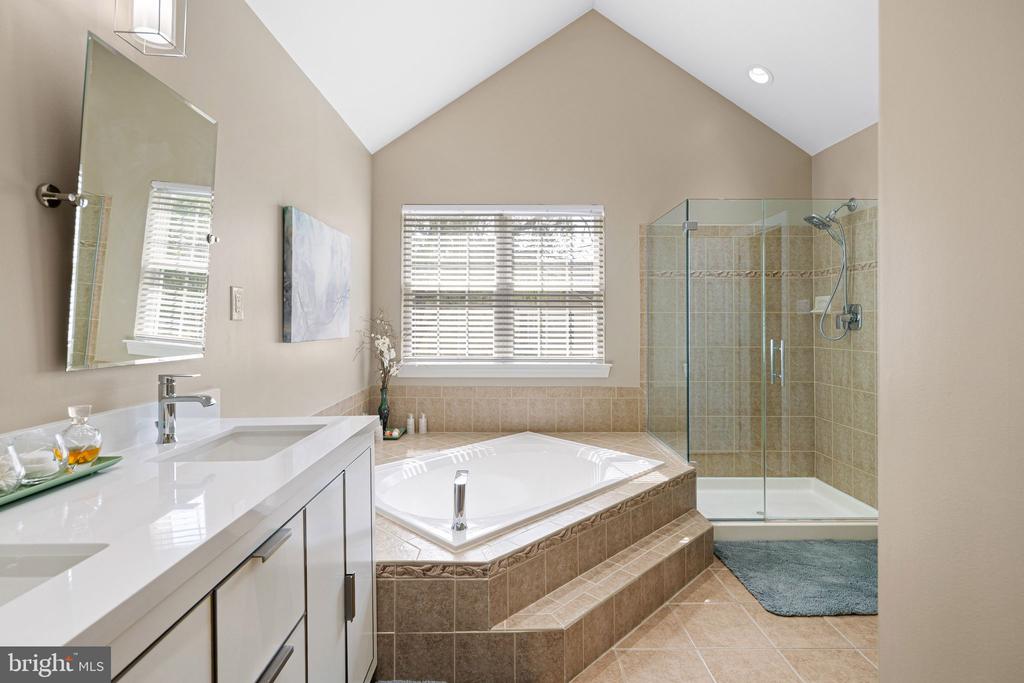 3901 CHARTER CLUB DRIVE
