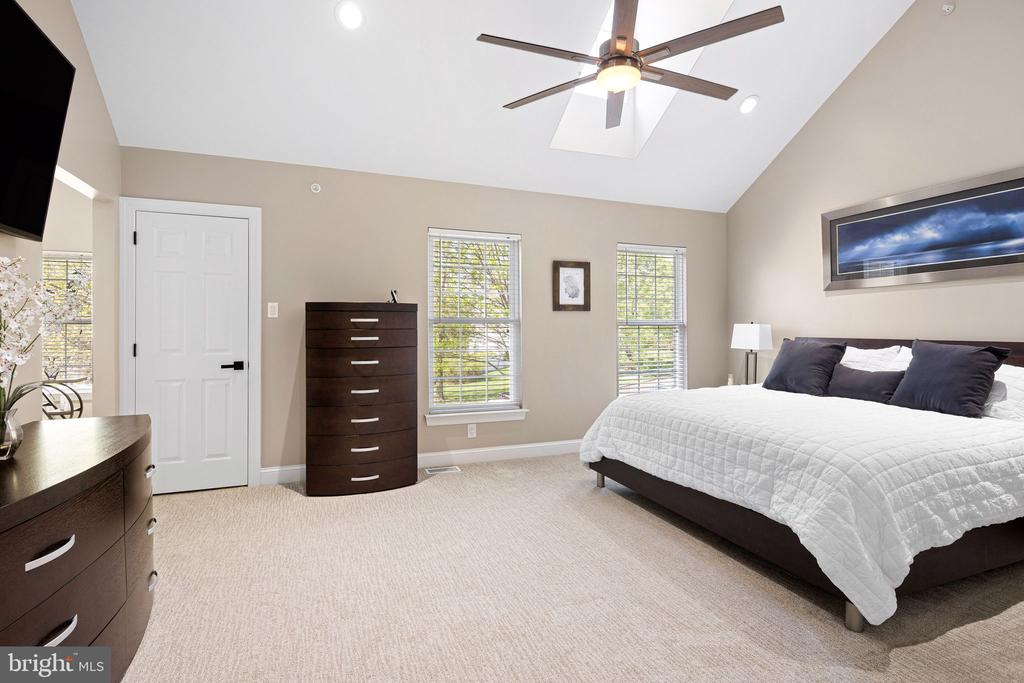 3901 CHARTER CLUB DRIVE