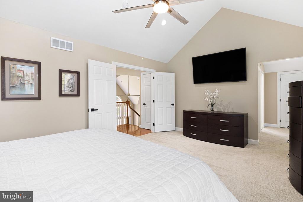 3901 CHARTER CLUB DRIVE