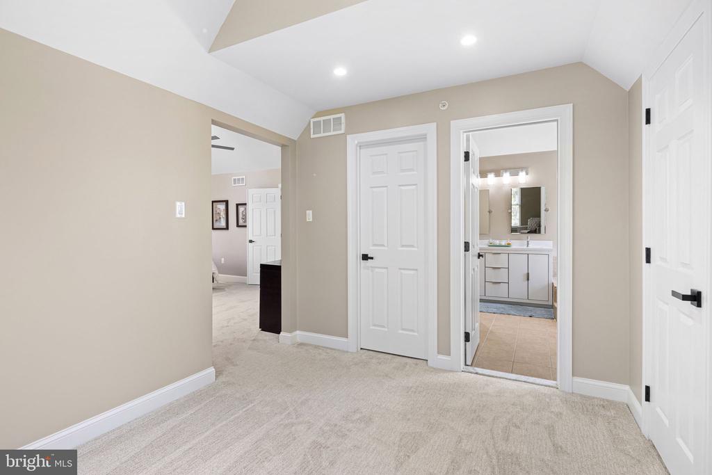 3901 CHARTER CLUB DRIVE