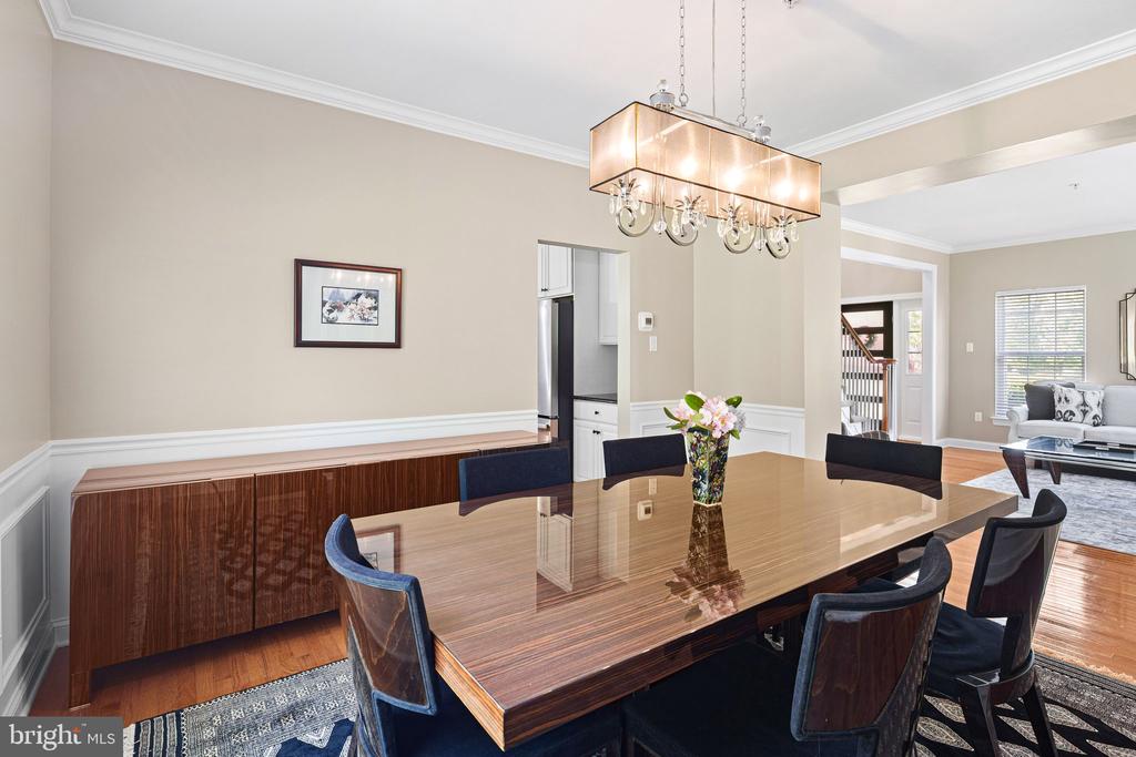 3901 CHARTER CLUB DRIVE