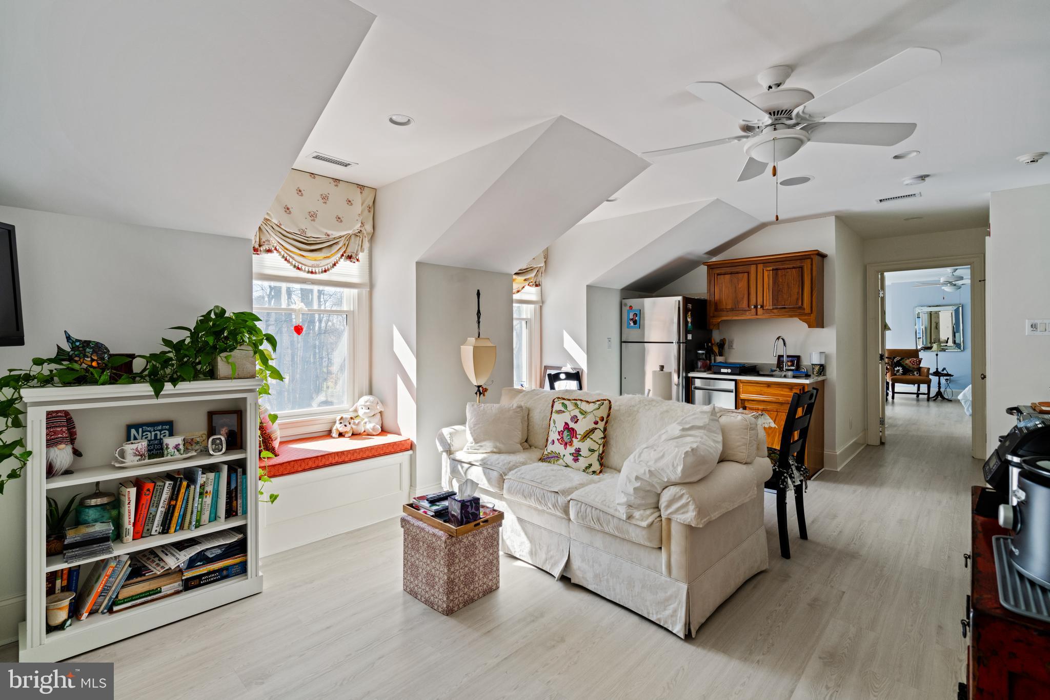 322 Winfield Rd