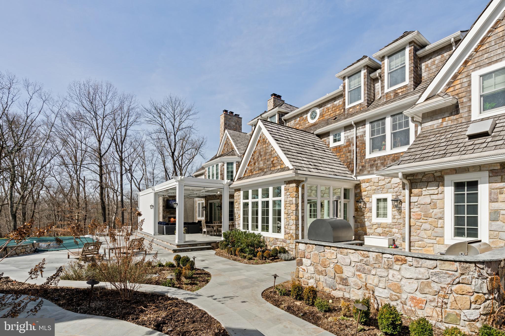 322 Winfield Rd