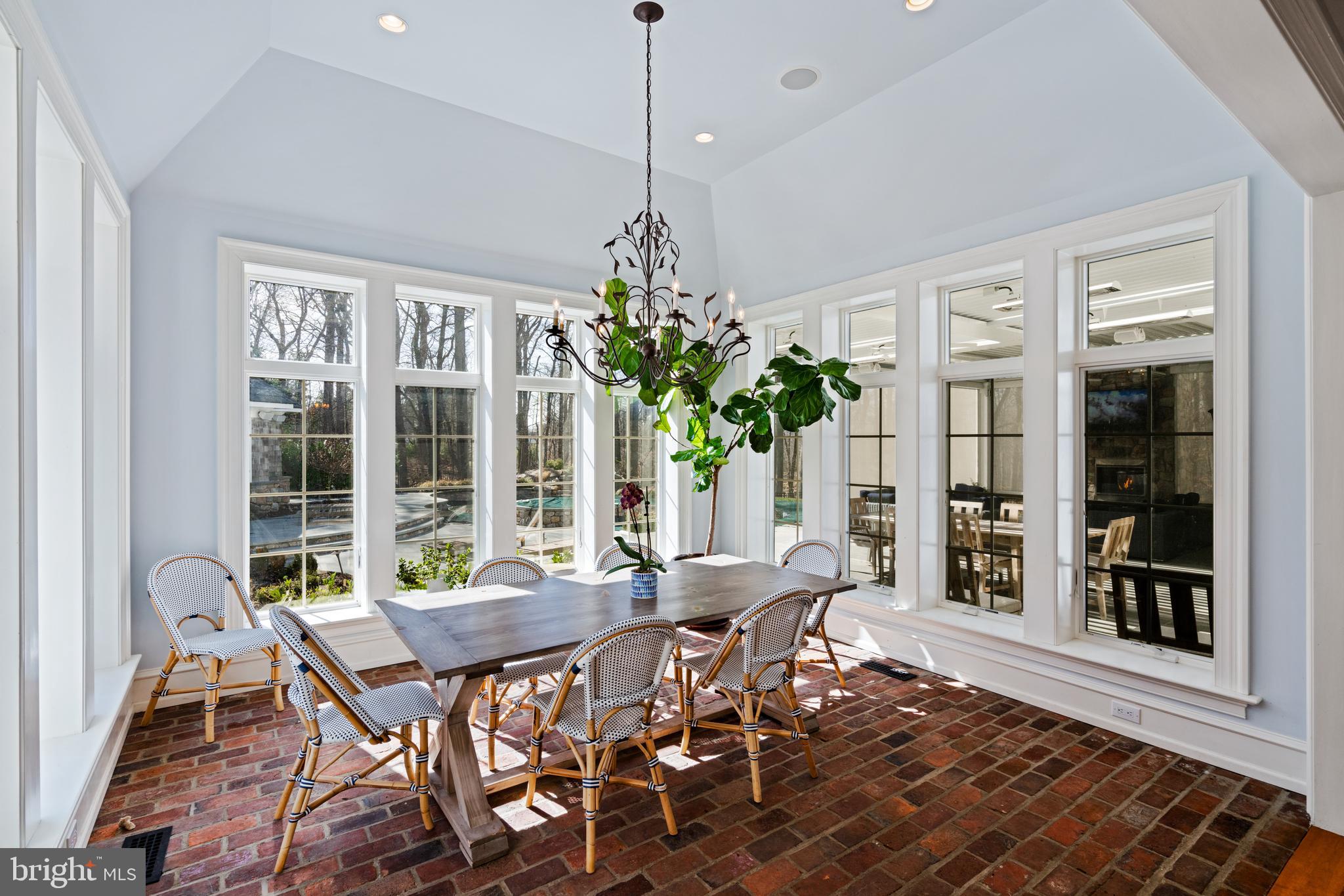 322 Winfield Rd