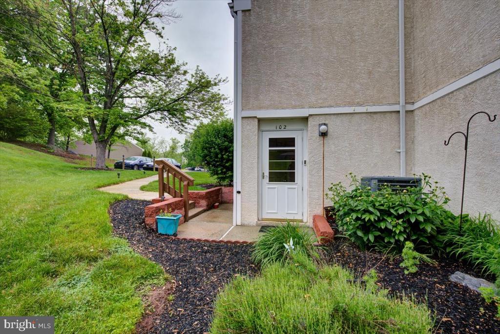 102 Harvest Ln #207