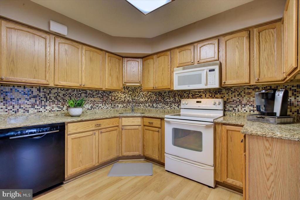 102 Harvest Ln #207