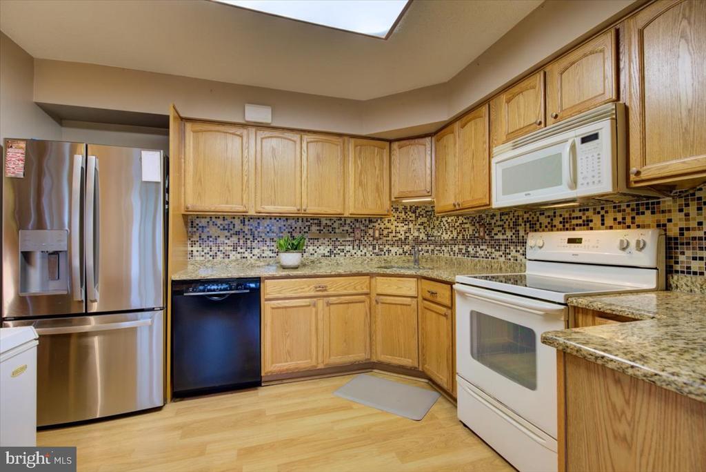 102 Harvest Ln #207