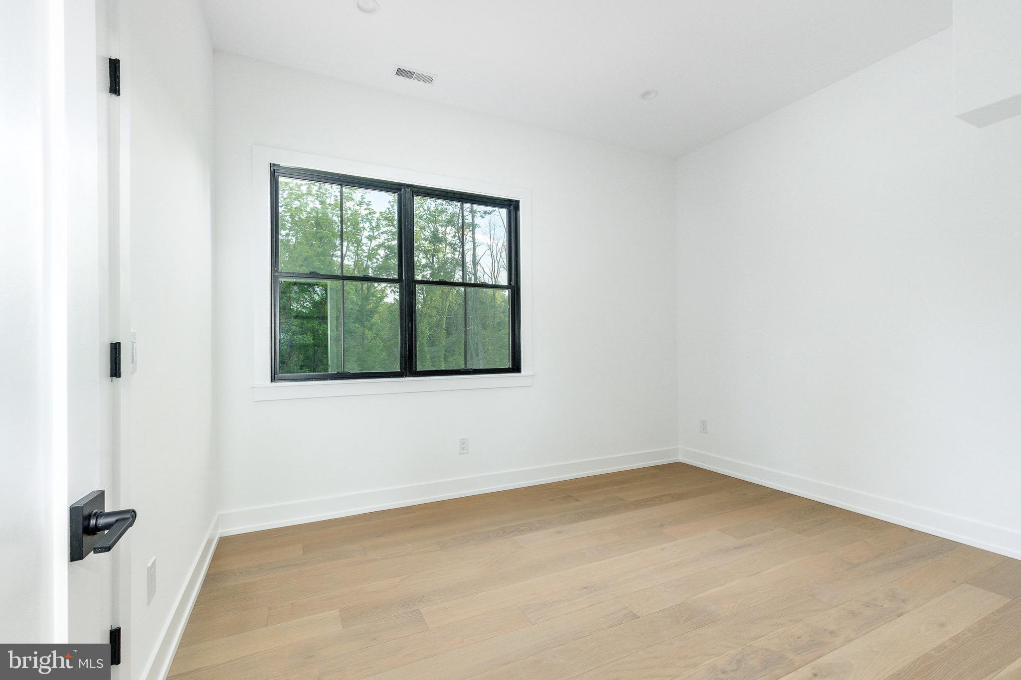 918 Ethan Allen Rd