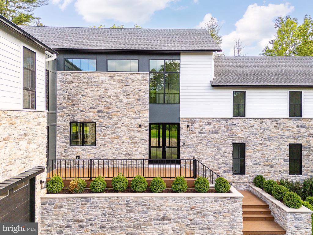 918 Ethan Allen Rd