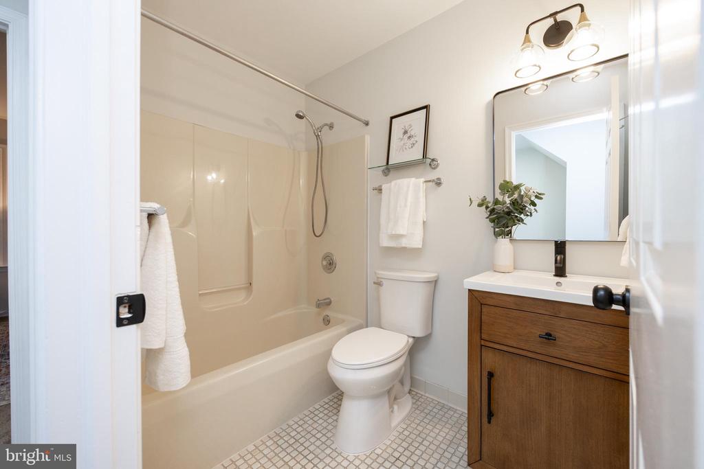 525 PICKERING STATION DRIVE