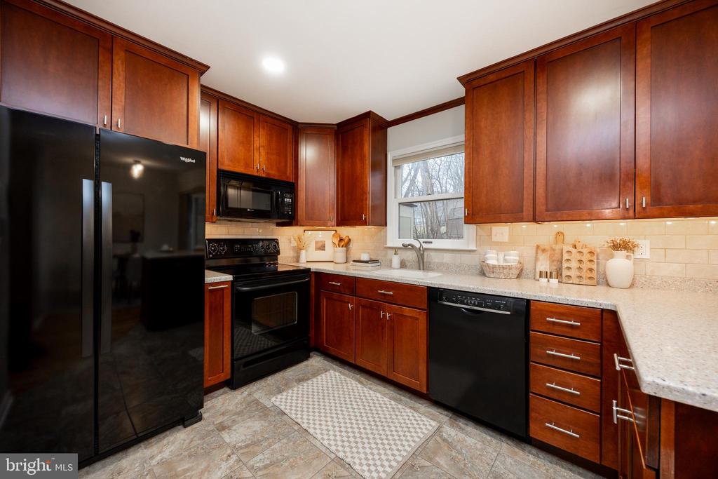 525 PICKERING STATION DRIVE