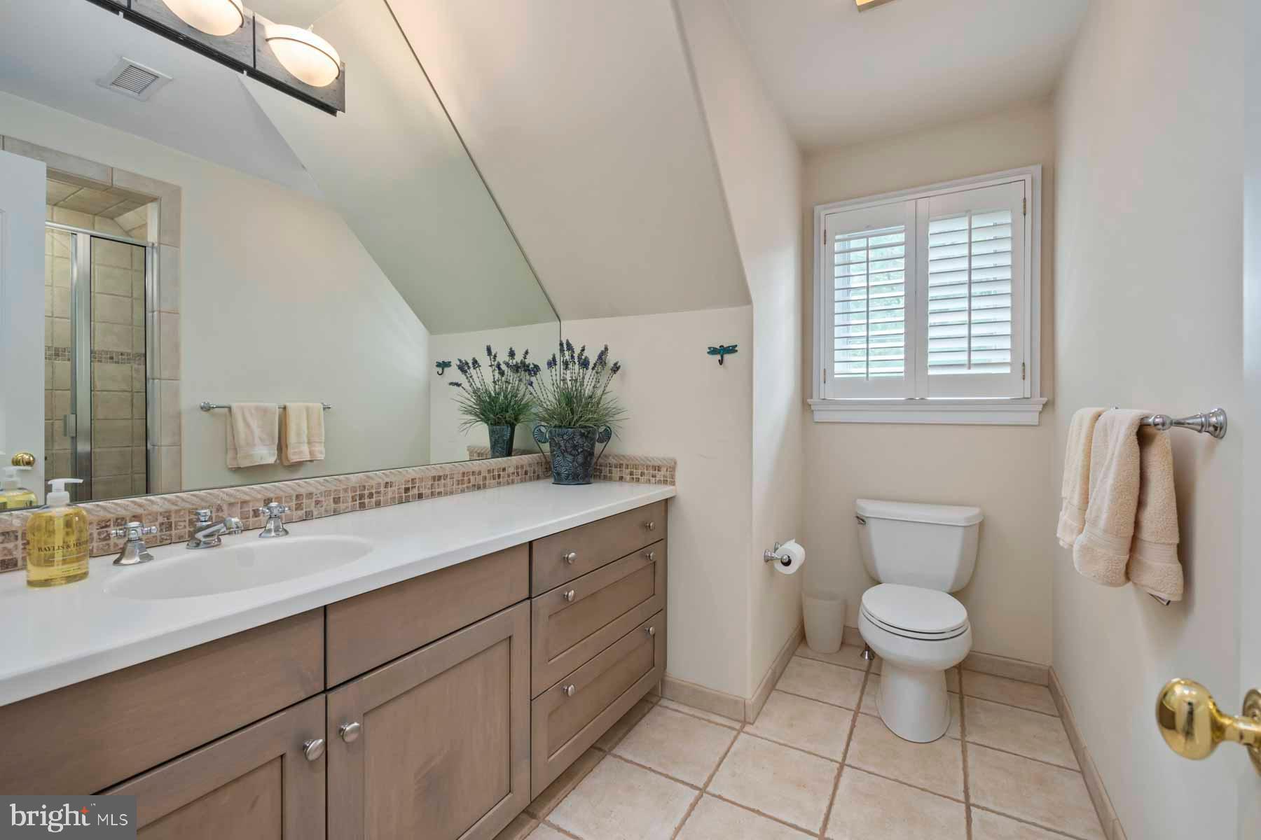 2 Matlack Ln