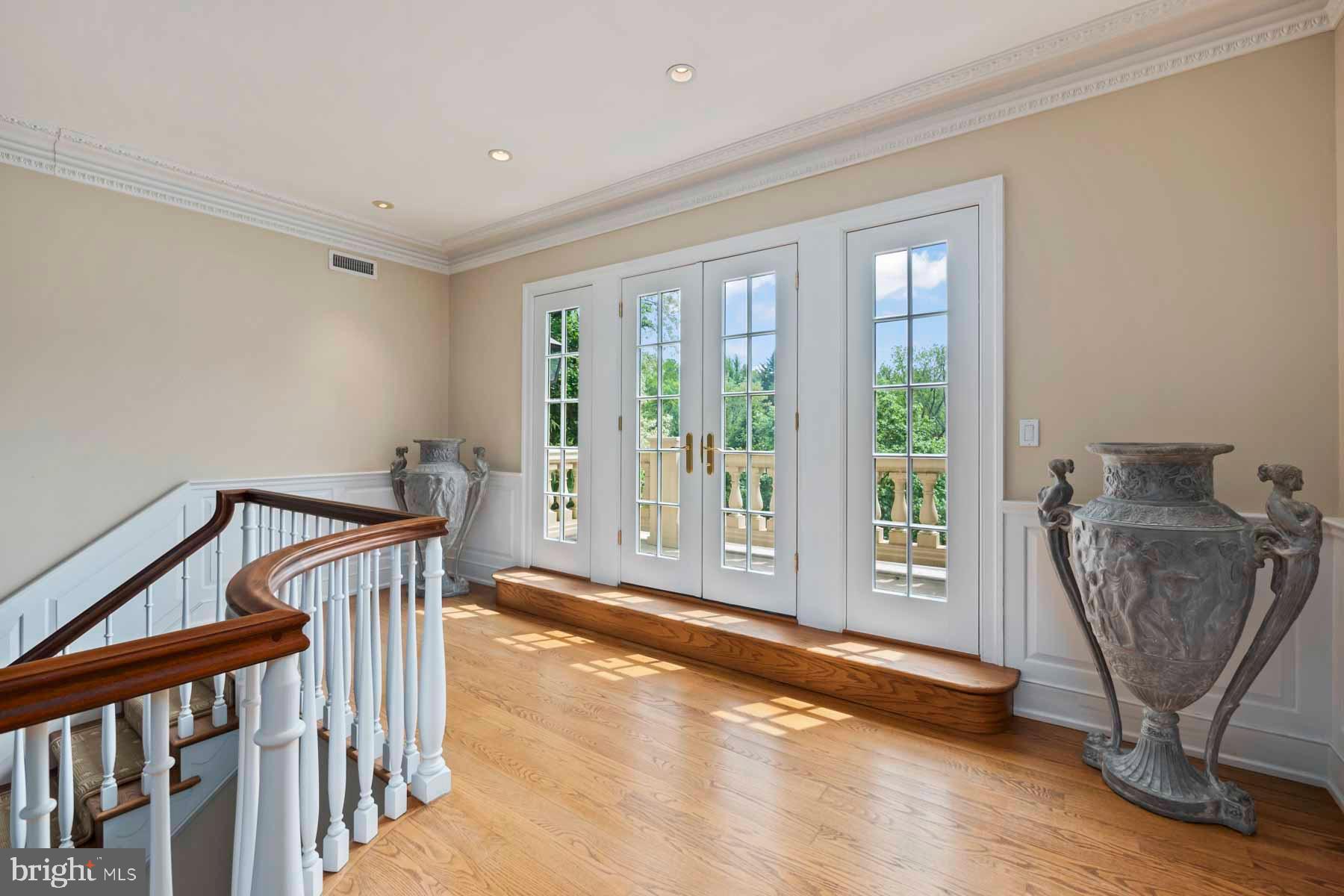 2 Matlack Ln