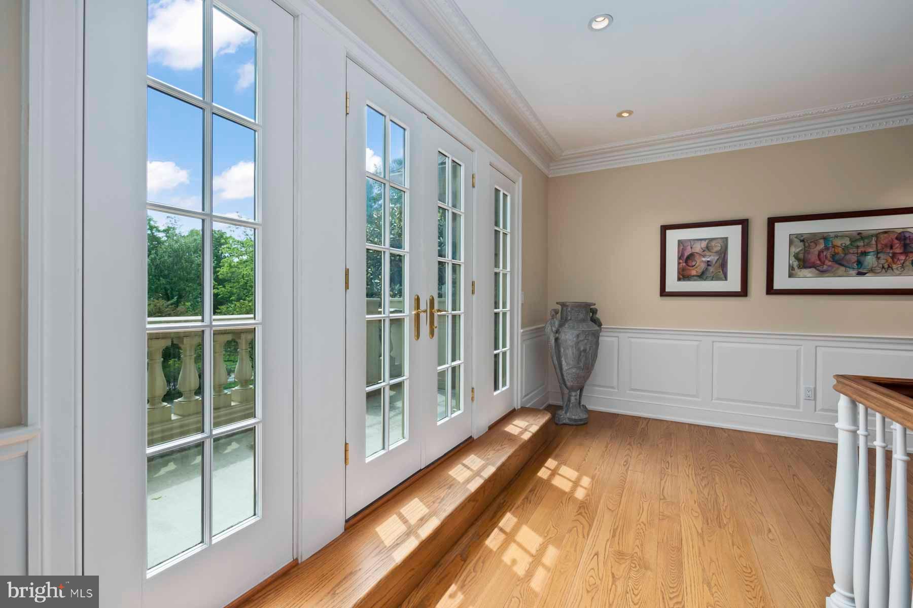2 Matlack Ln