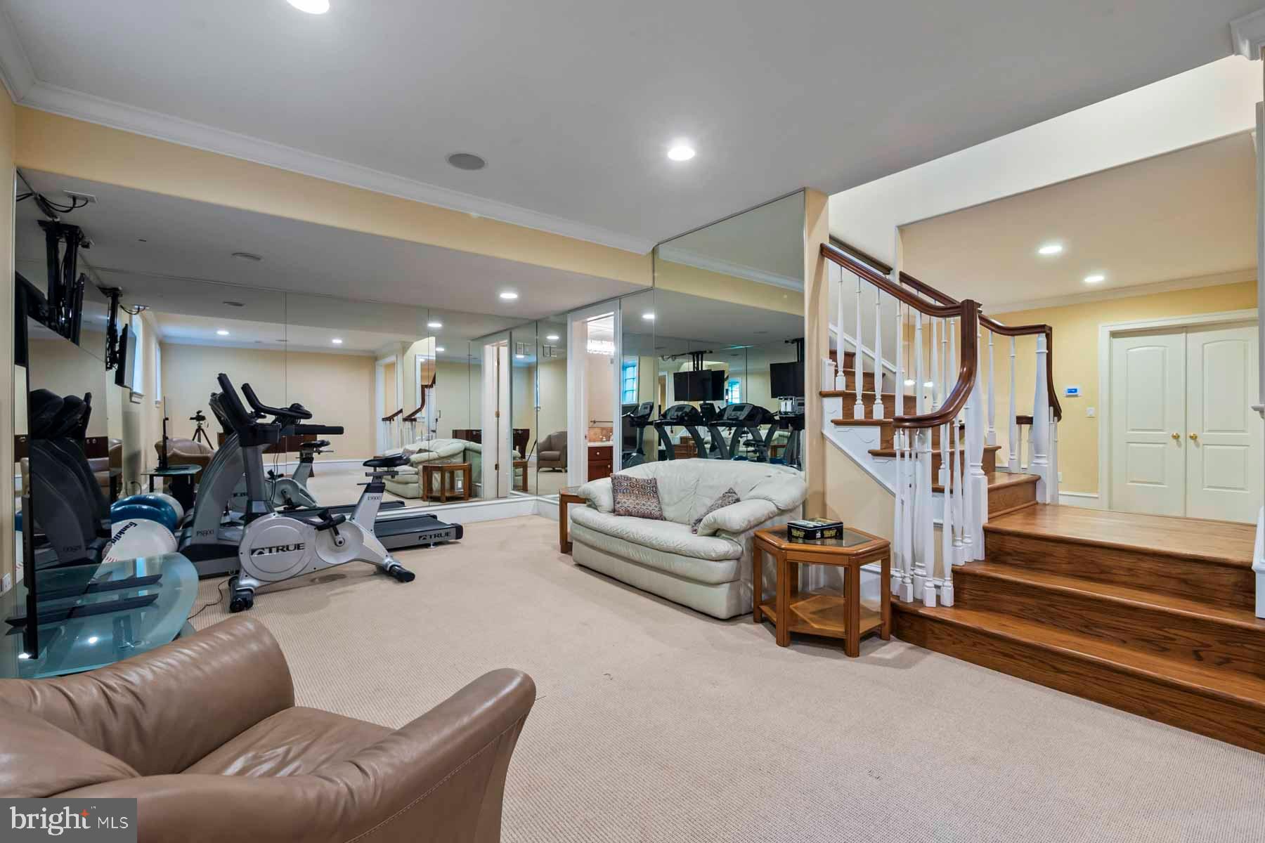 2 Matlack Ln