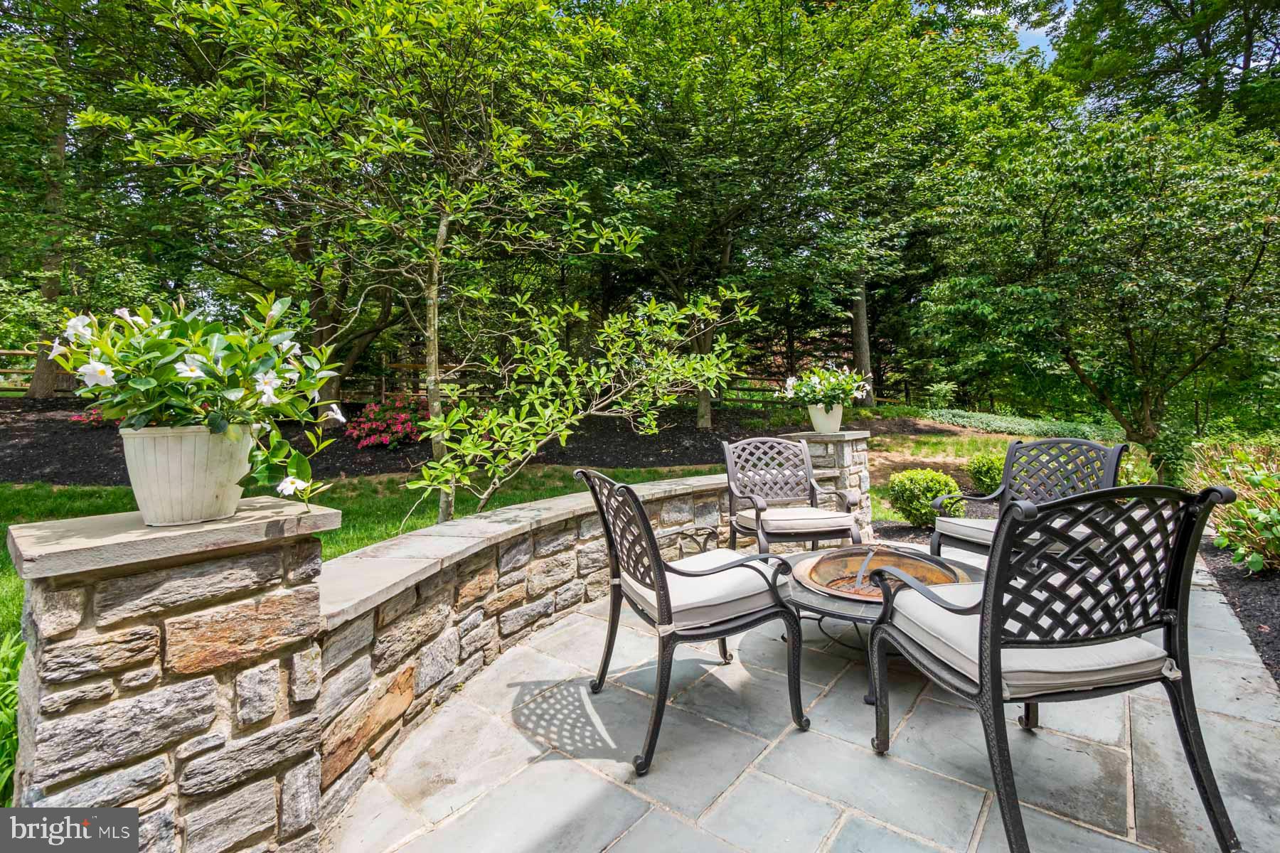 2 Matlack Ln