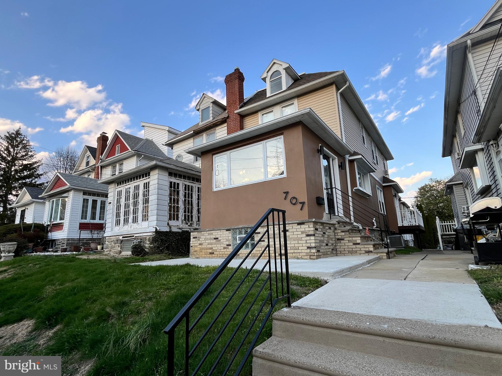 707 Fern St