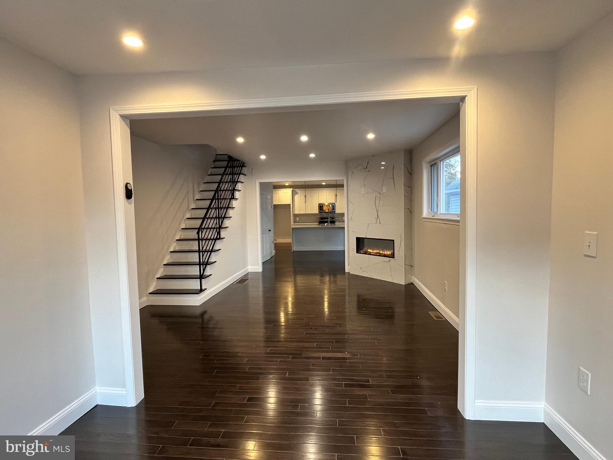 707 Fern St