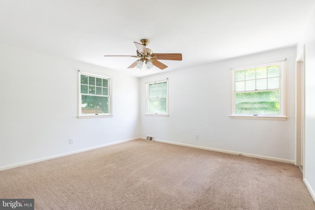 400 Bishop Hollow Rd