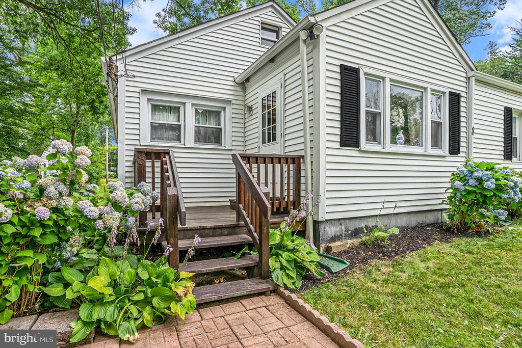 8 Chestnut Rd