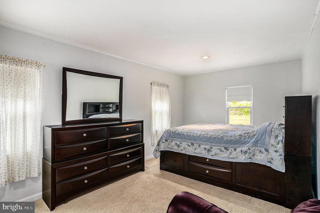 8 Chestnut Rd