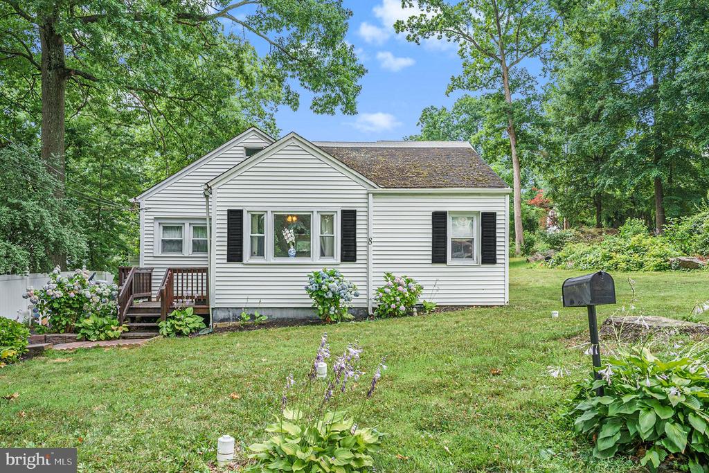8 Chestnut Rd