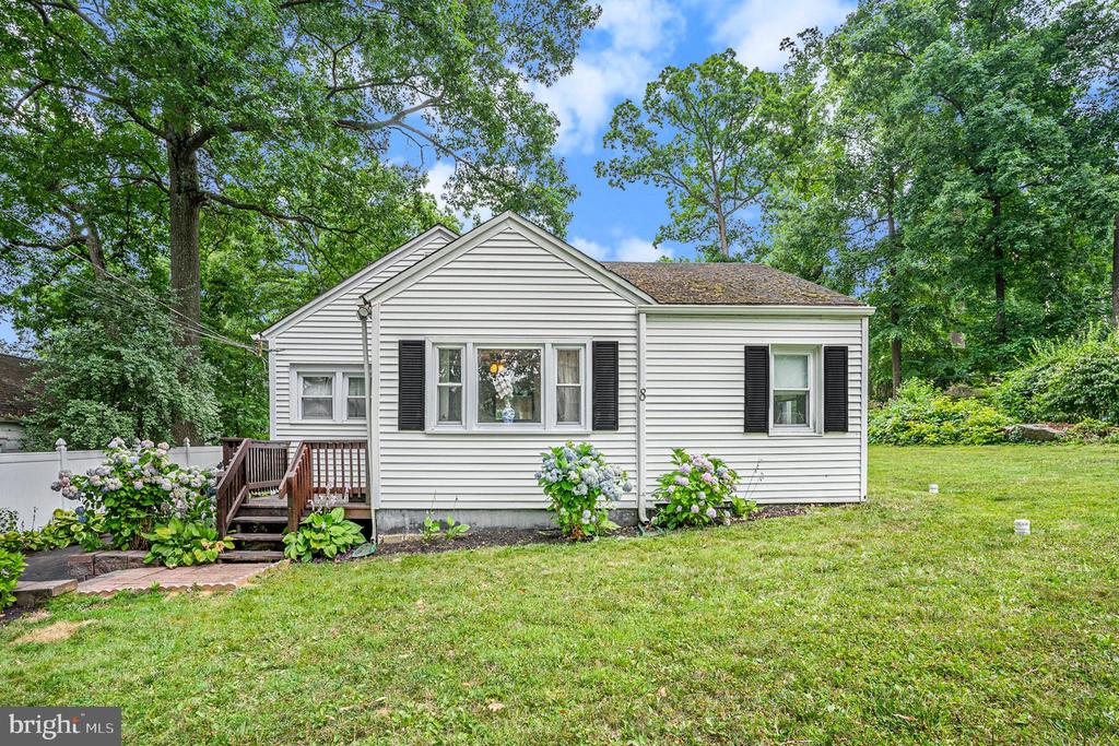 8 Chestnut Rd