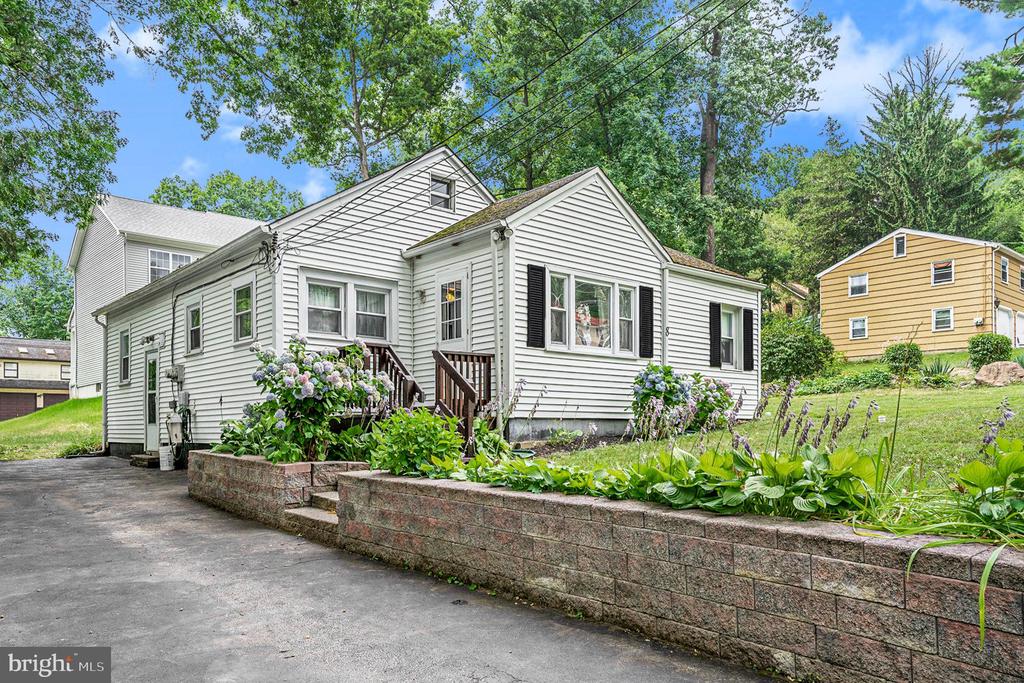 8 Chestnut Rd