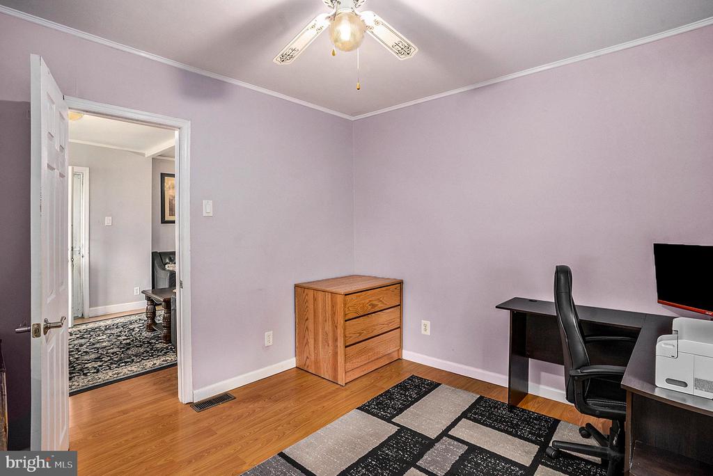 8 Chestnut Rd