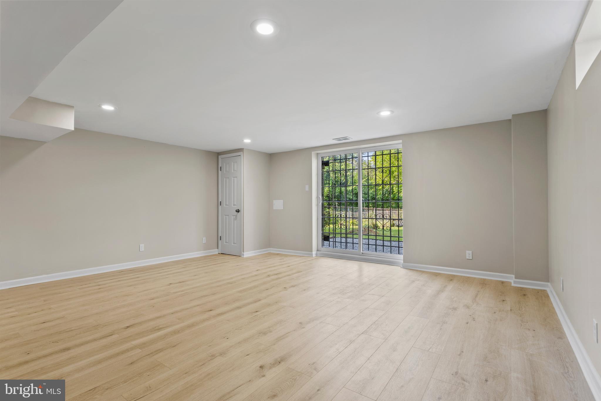 900 Clifton Ave