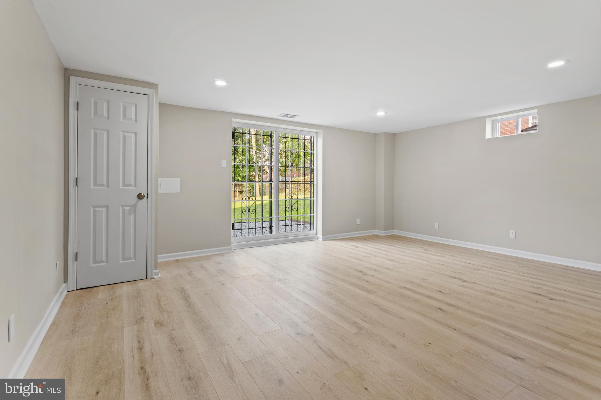 900 Clifton Ave