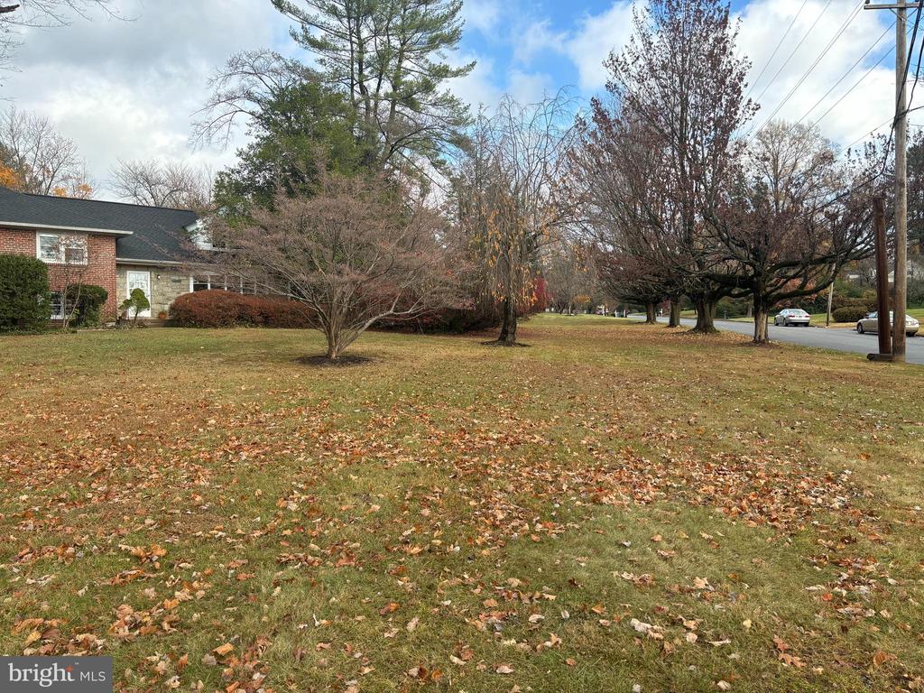 18 Williams Rd