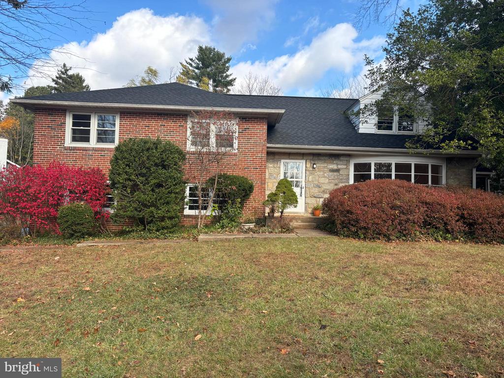 18 Williams Rd