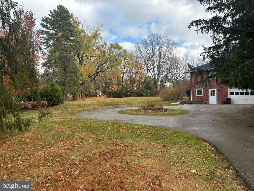 18 Williams Rd
