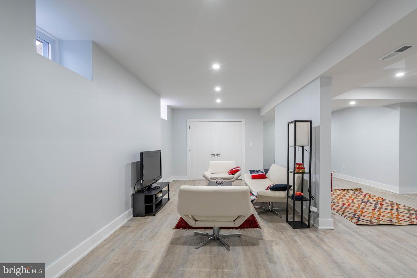 1123 Gainsboro Rd