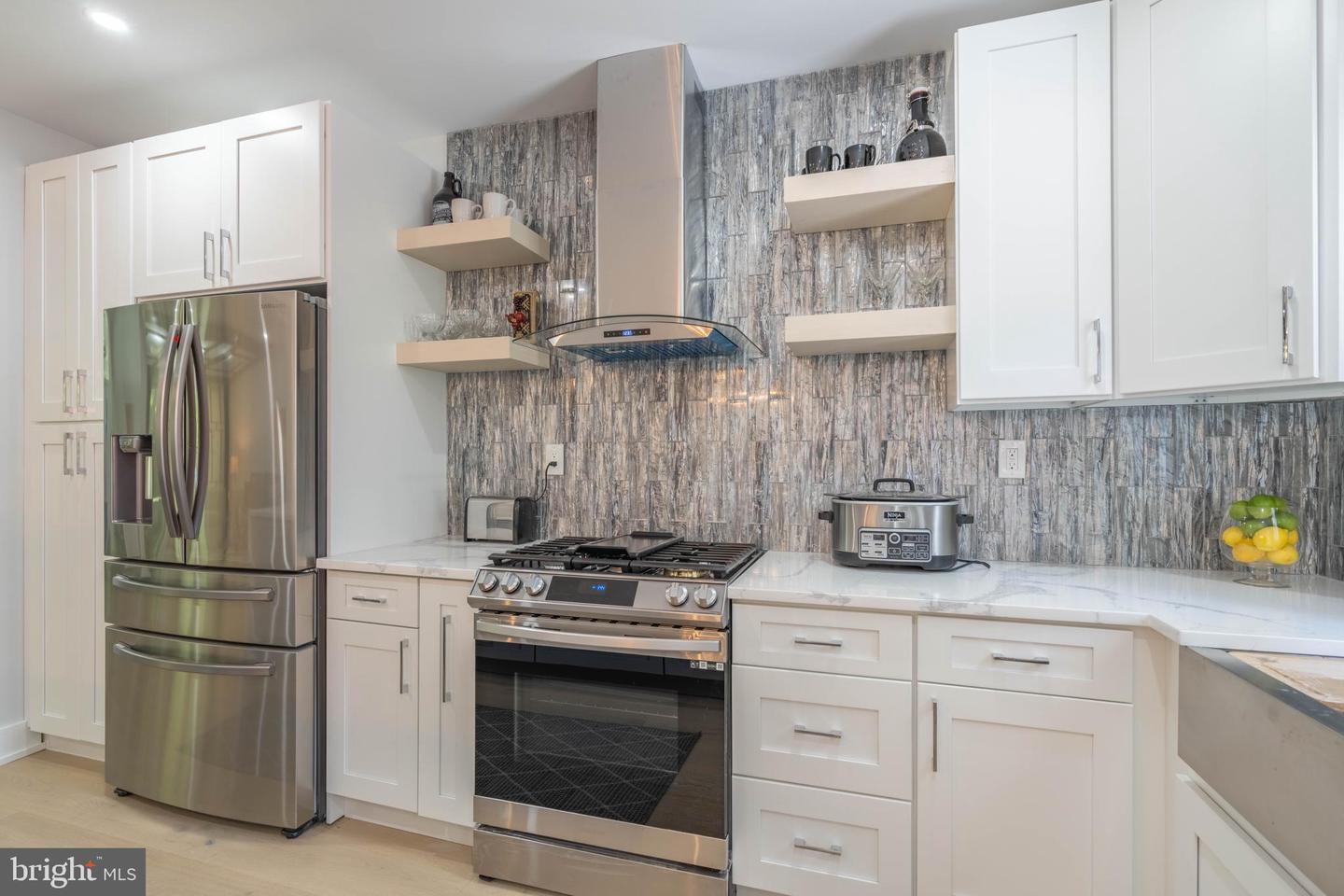 1123 Gainsboro Rd
