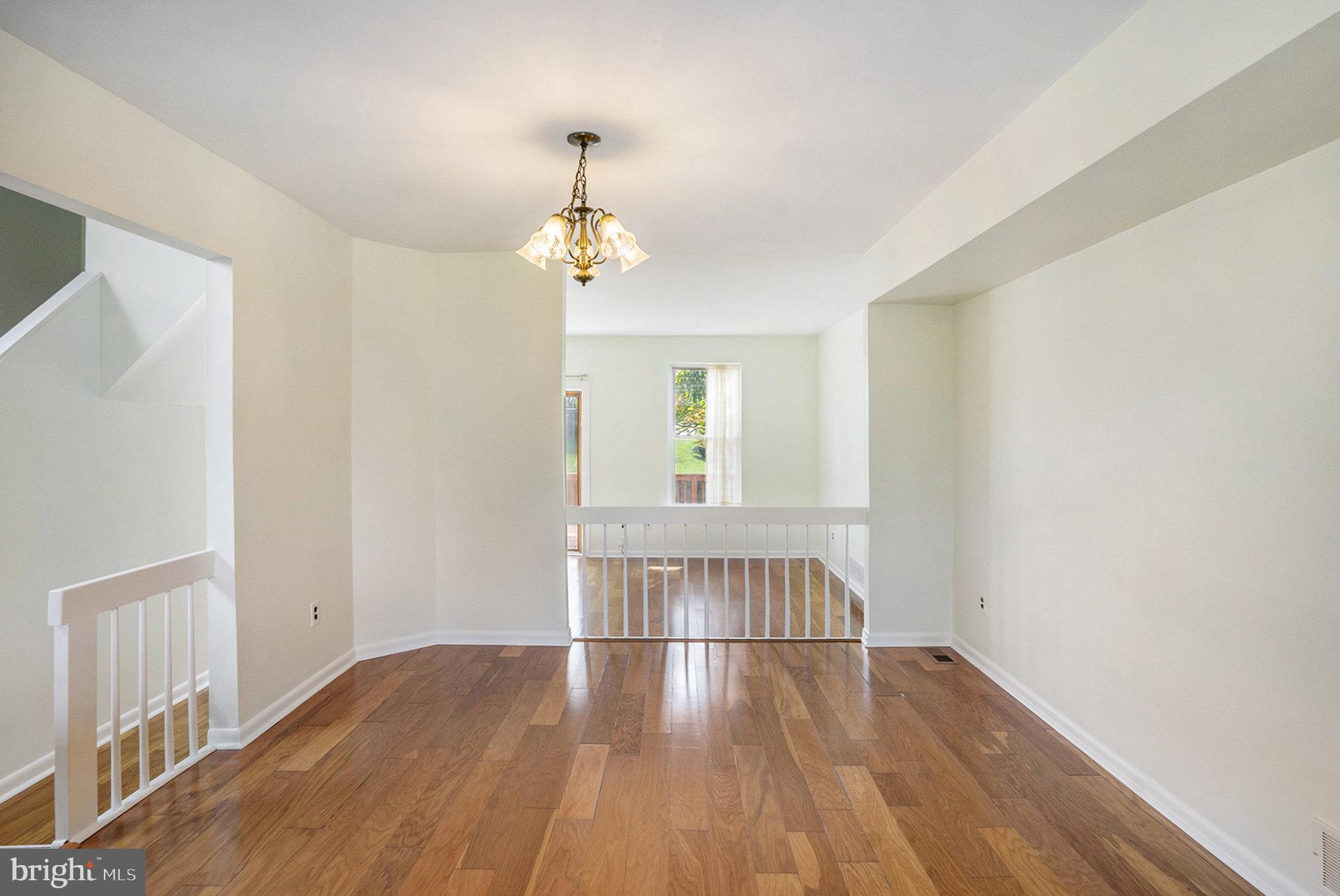 112 Hamlet Dr