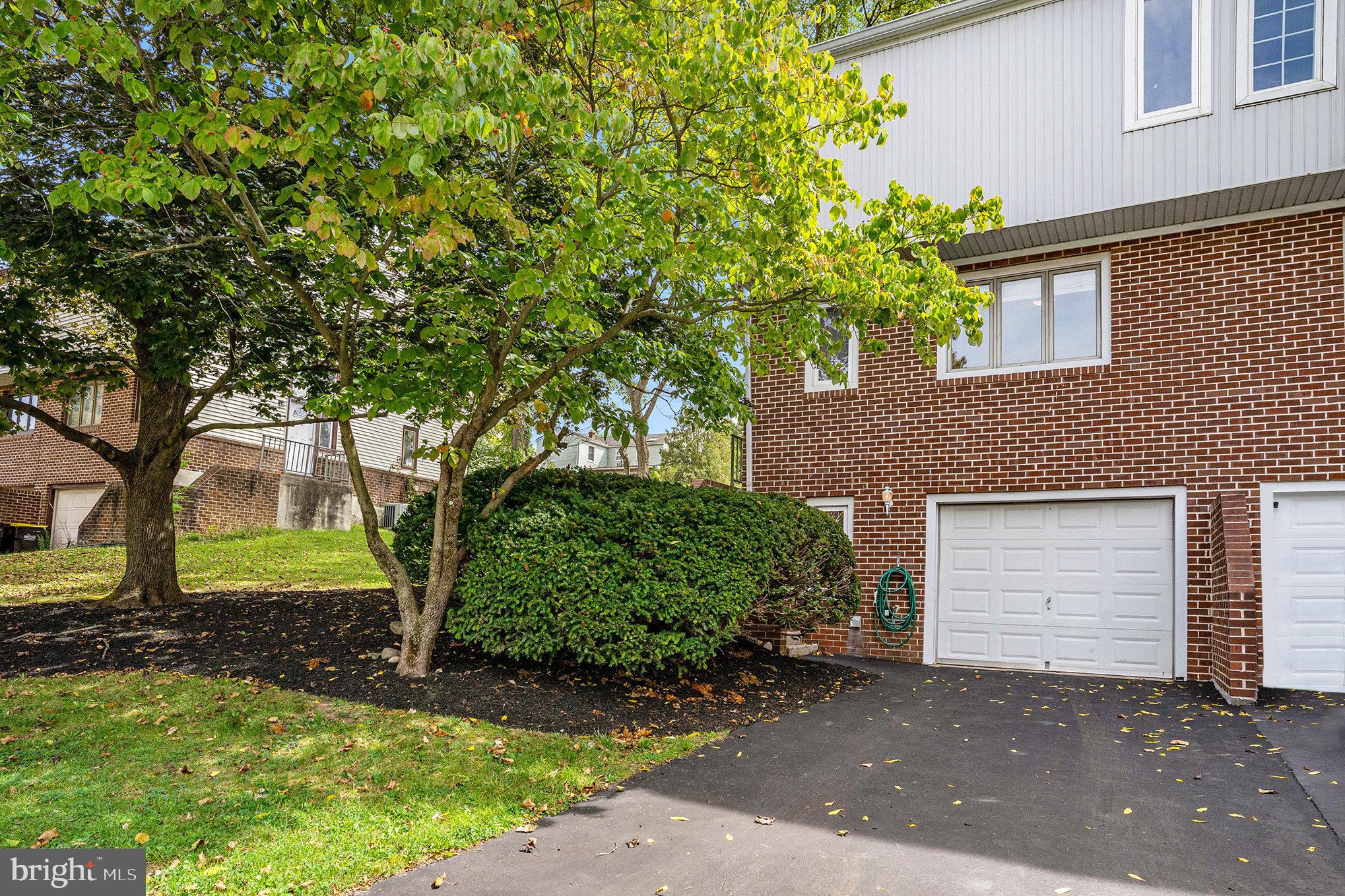 112 Hamlet Dr