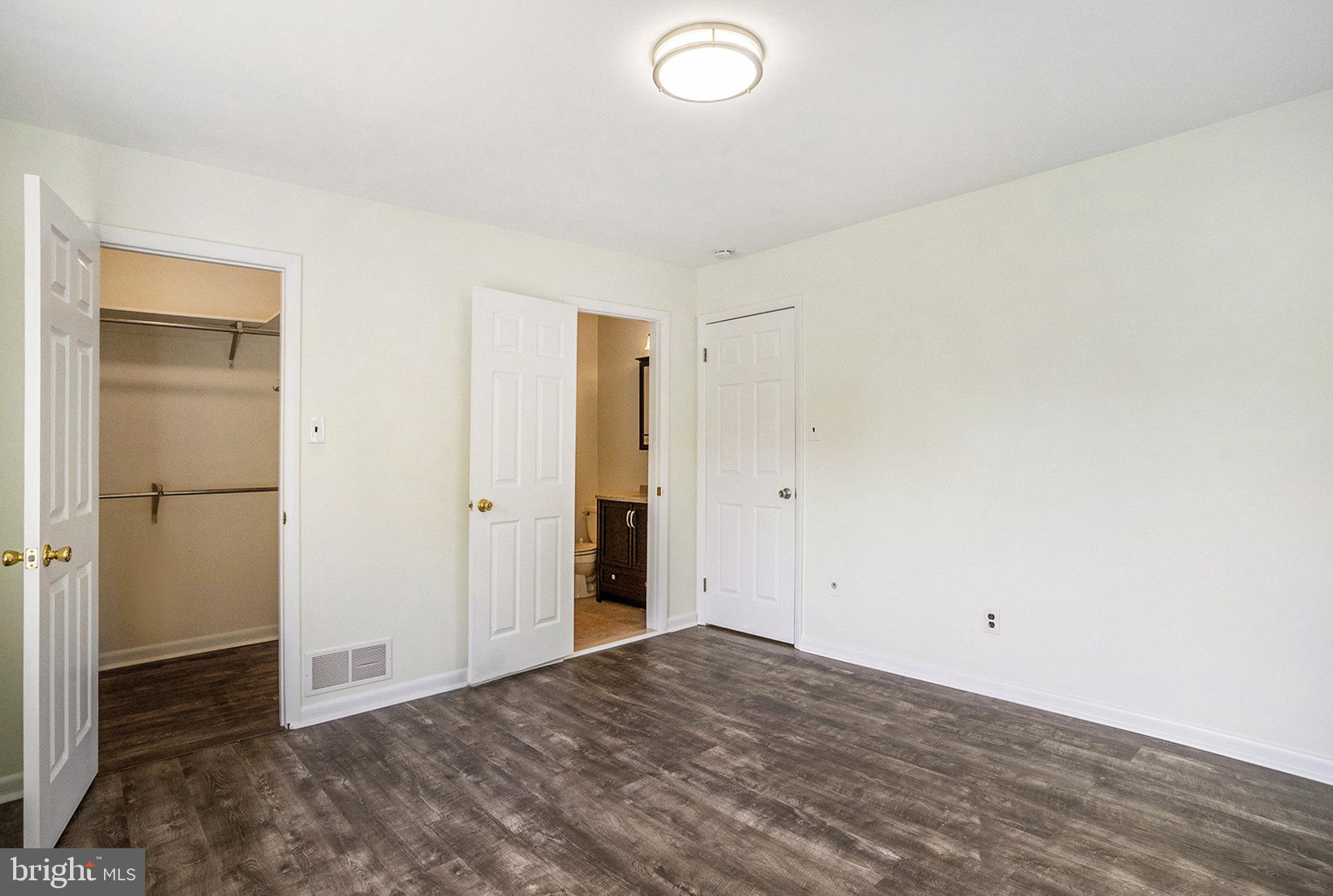 112 Hamlet Dr