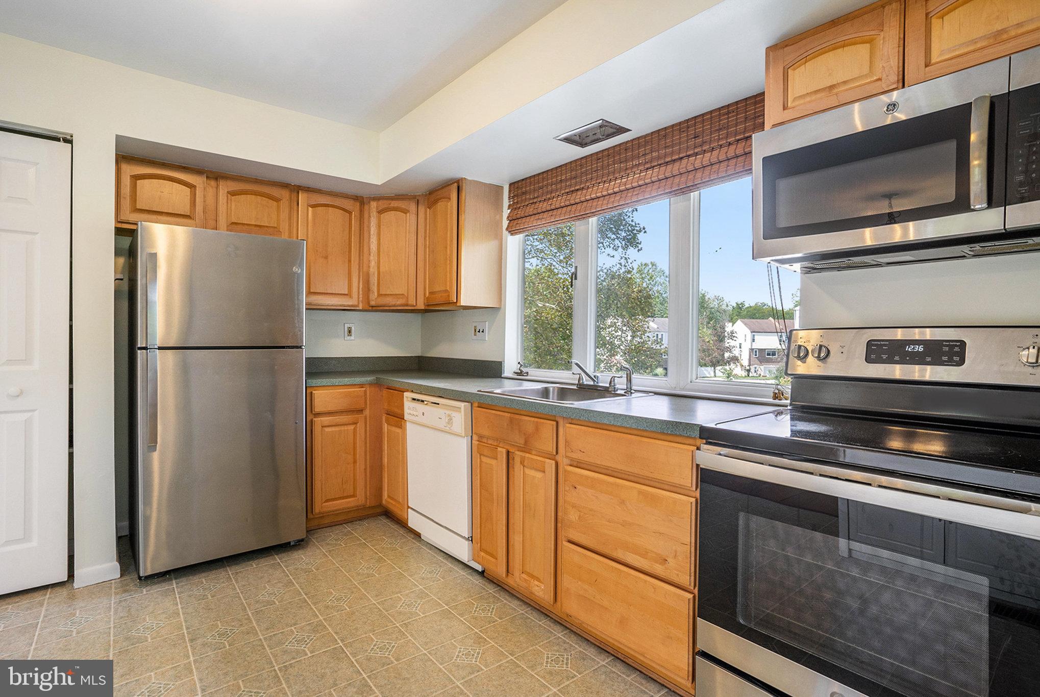112 Hamlet Dr