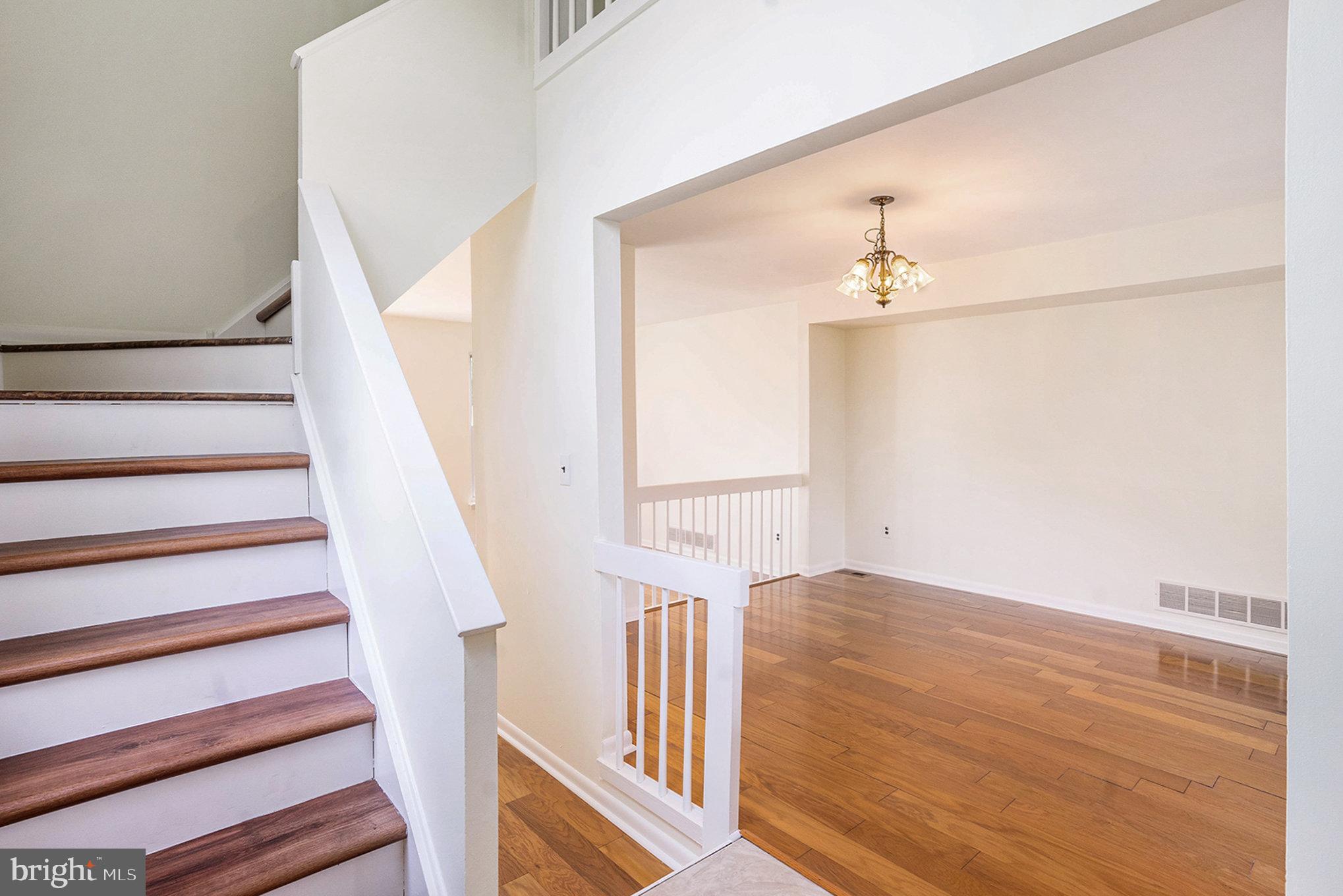 112 Hamlet Dr