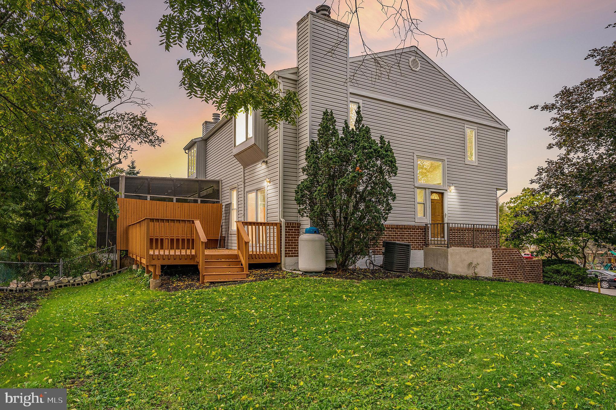 112 Hamlet Dr