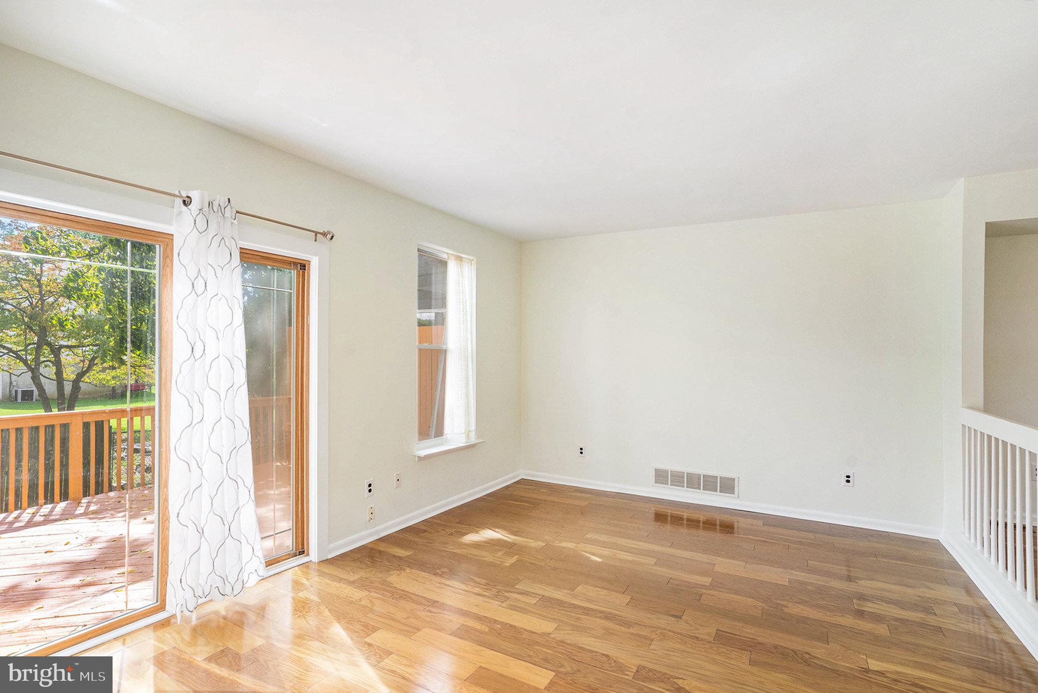 112 Hamlet Dr
