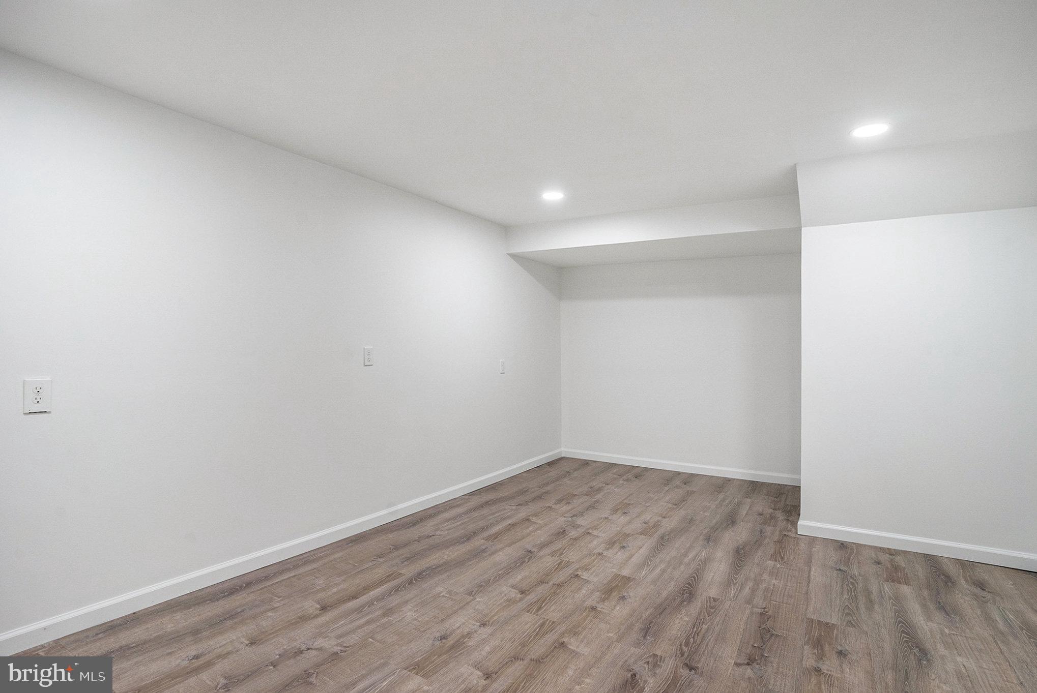 112 Hamlet Dr