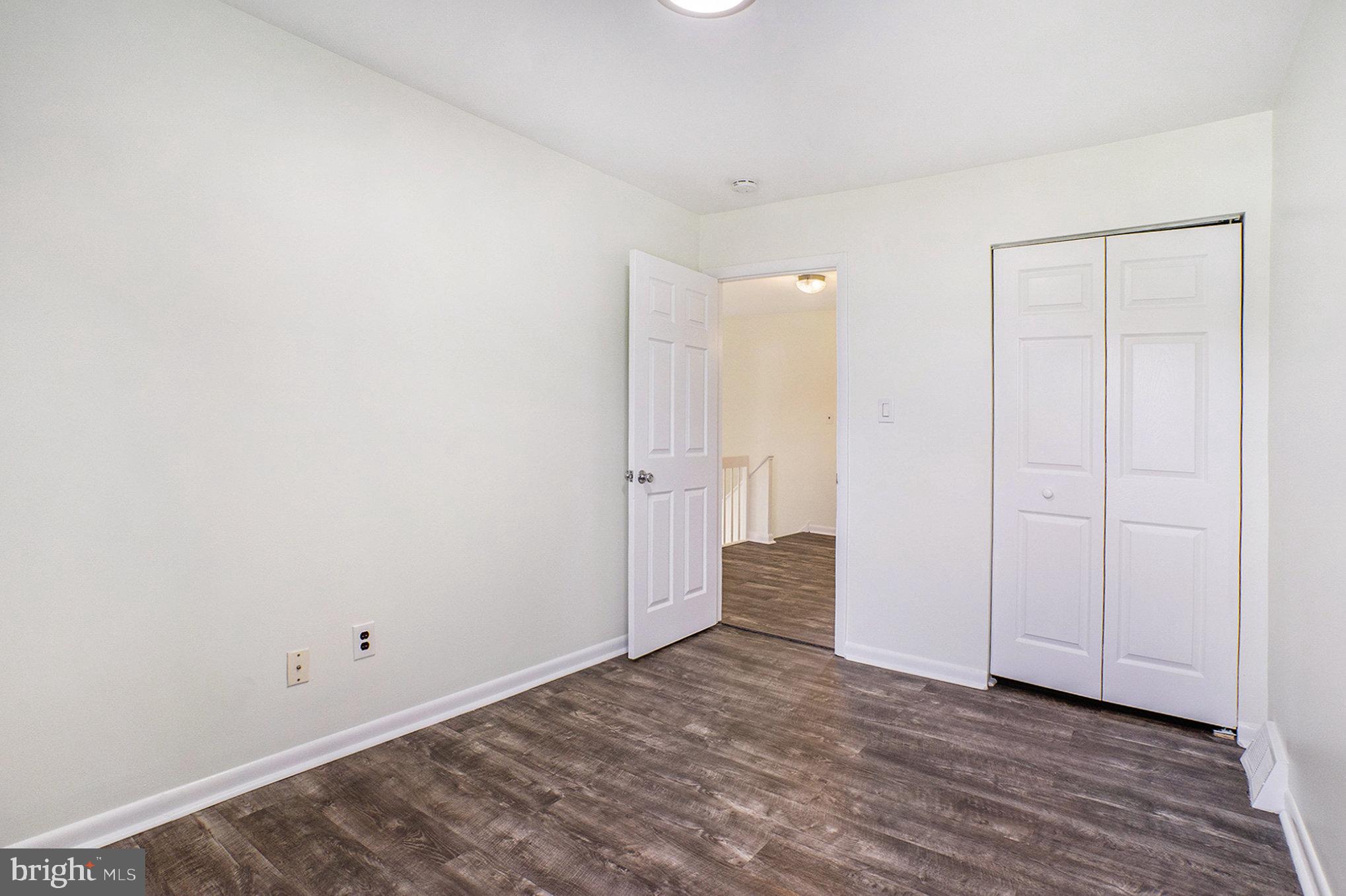 112 Hamlet Dr