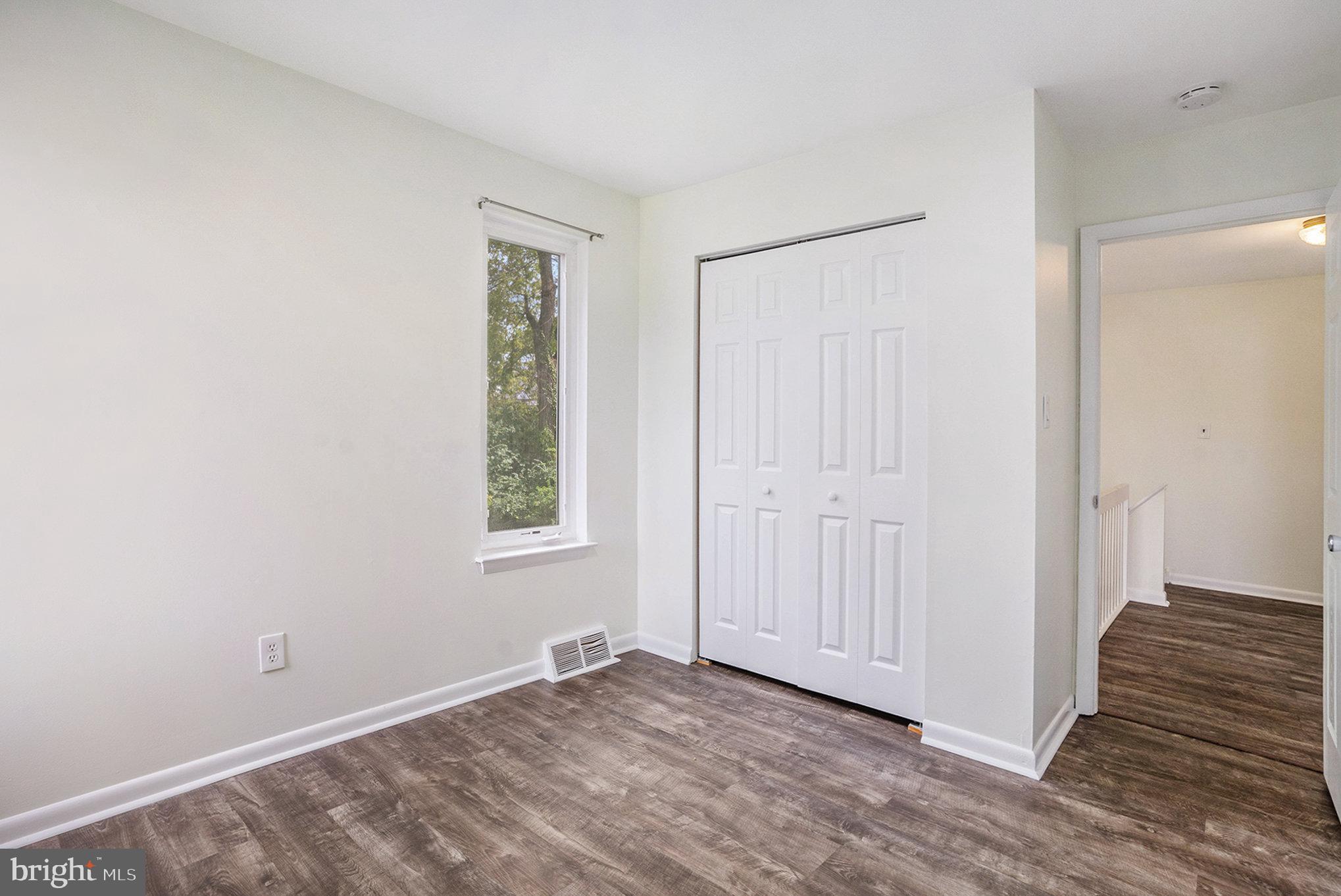 112 Hamlet Dr